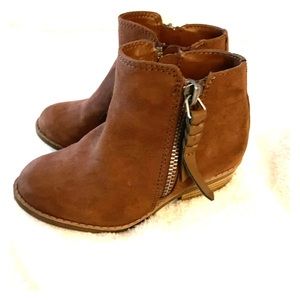 Toddler size 9 boots.